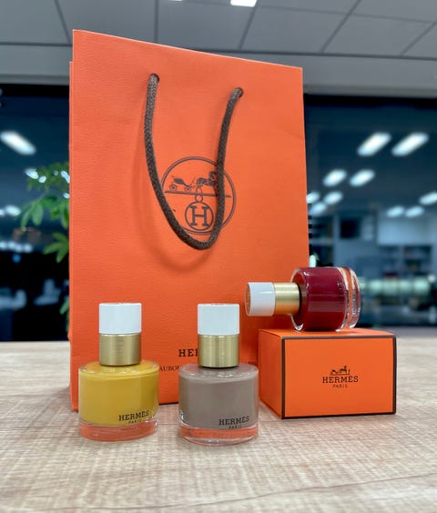 Editor S Eye 指先にリュクスを纏う エルメス のネイルカラー エディターがおすすめの3色を厳選 Editor S Eye 指先にリュクスを纏う エルメス のネイルカラー エディターがおすすめの3色を厳選