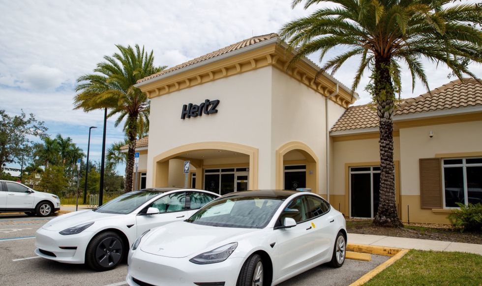 Hertz to Rent $334/Week Teslas to Uber Drivers