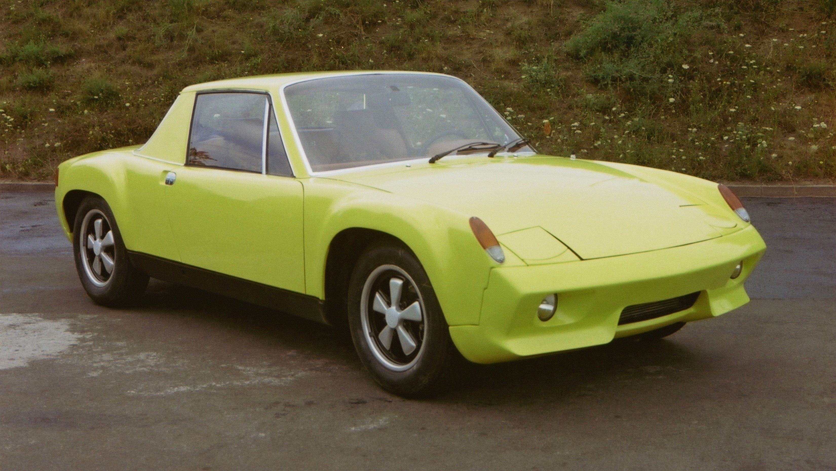 ポルシェが 914 初生産から50周年を記念し 希少写真を公開