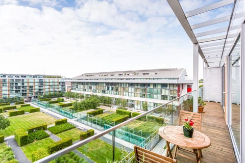 Cosy Flat In Former Nal Stadium Highbury For Football Highbury Stadium Nal Square London Portico