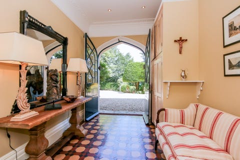 Beautiful Georgian Villa With Exquisite Interiors For Sale In Devon