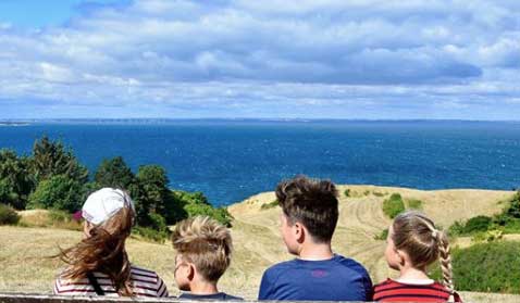 Los hijos de los Príncipes de Dinamarca en una fotografía durante sus vacaciones estivales