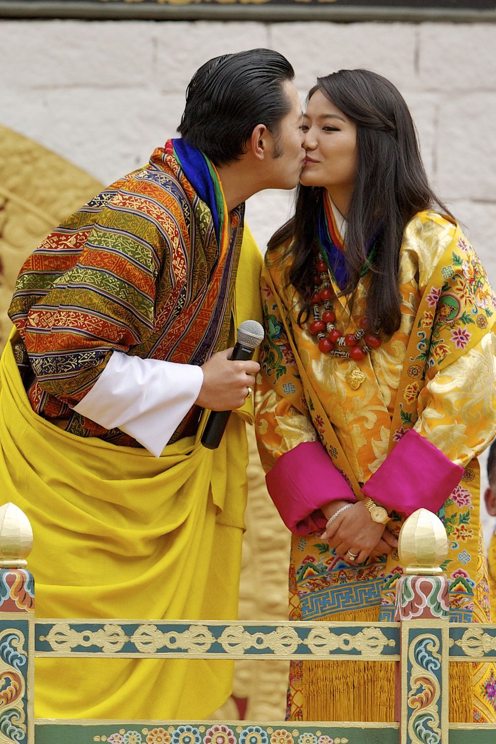幸せのおすそ分け ブータン国王 一家のファミリーフォト集