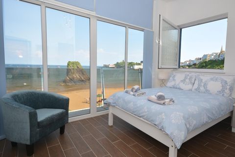holiday cottages with direct beach access