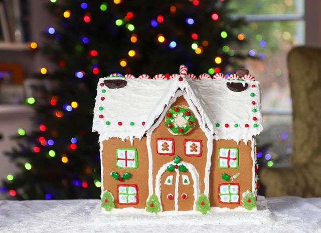 holiday gingerbread house