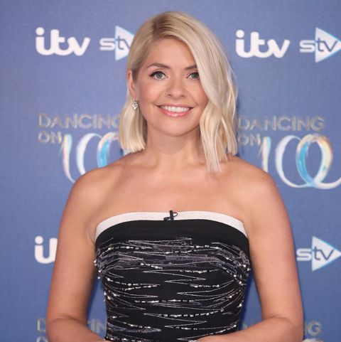 holly willoughby dancing on ice 2020 launch