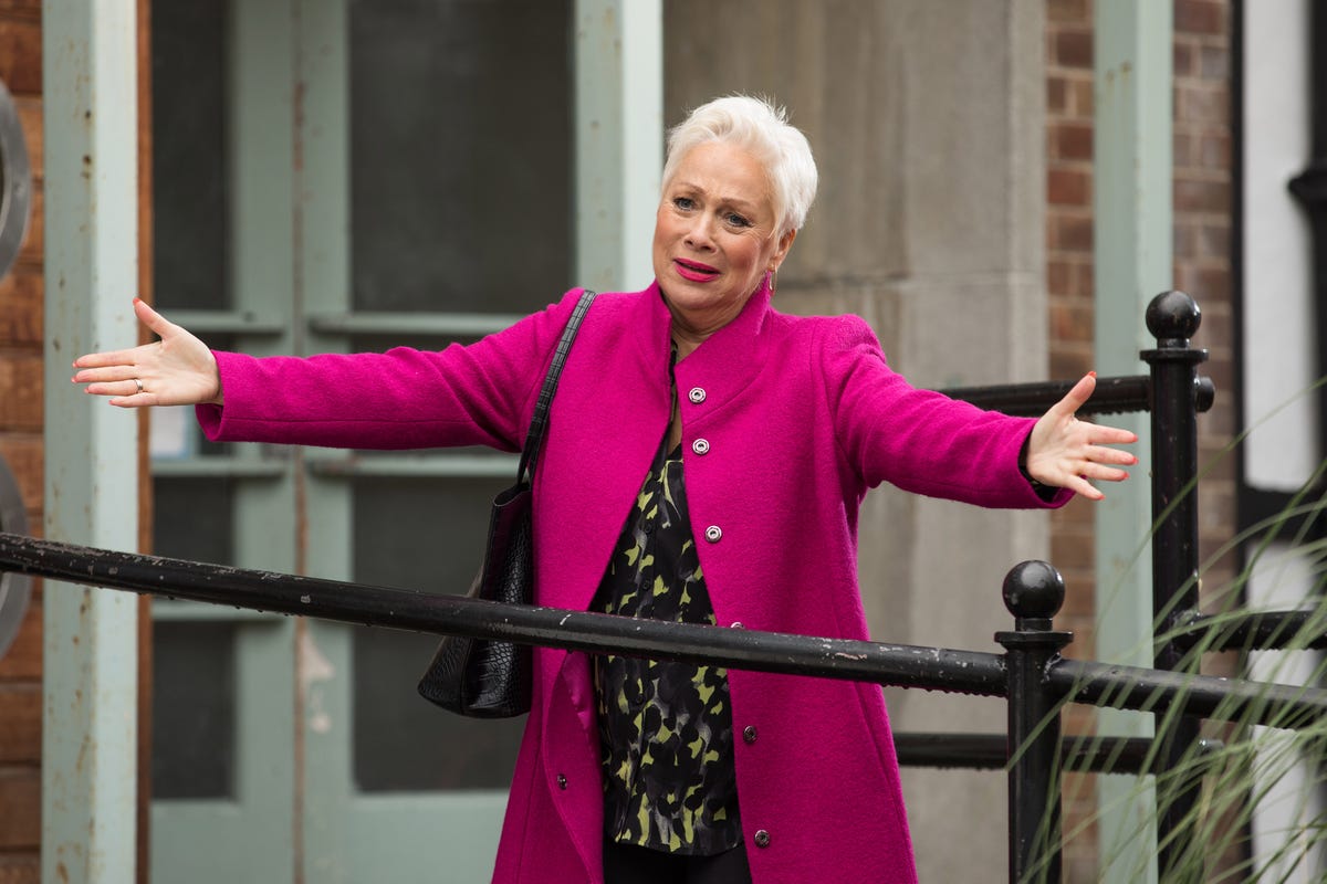 Hollyoaks' Denise Welch teases dark turn in Trish Minniver ...