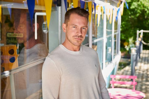 Hollyoaks' Darren sparks concern as depression story continues