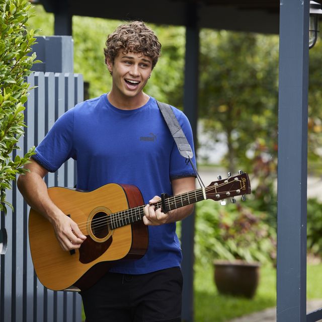 theo poulos serenades kirby aramoana in home and away