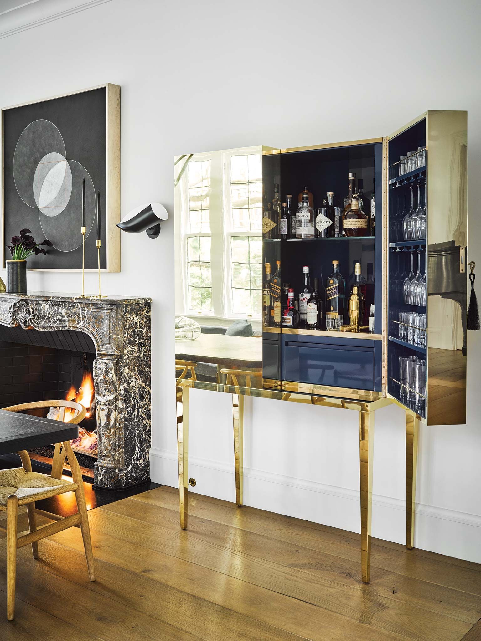 Home Bar Designs Pictures - 40 Inspirational Home Bar Design Ideas For A Stylish Modern Home - Some built secret pubs in the garden or hastily purchased a drinks trolley.