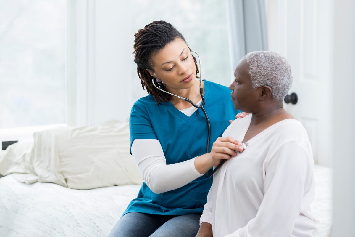 9 Symptoms of Lung Cancer in Women - Signs of Lung Cancer