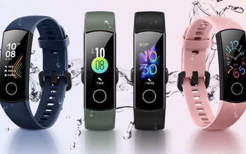 Wristband, Watch, Fashion accessory, Technology, Electronic device, Gadget, Bracelet, Dog collar, 