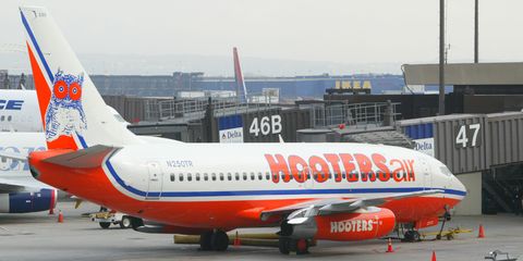 Hooters Air Takes Off From Newark