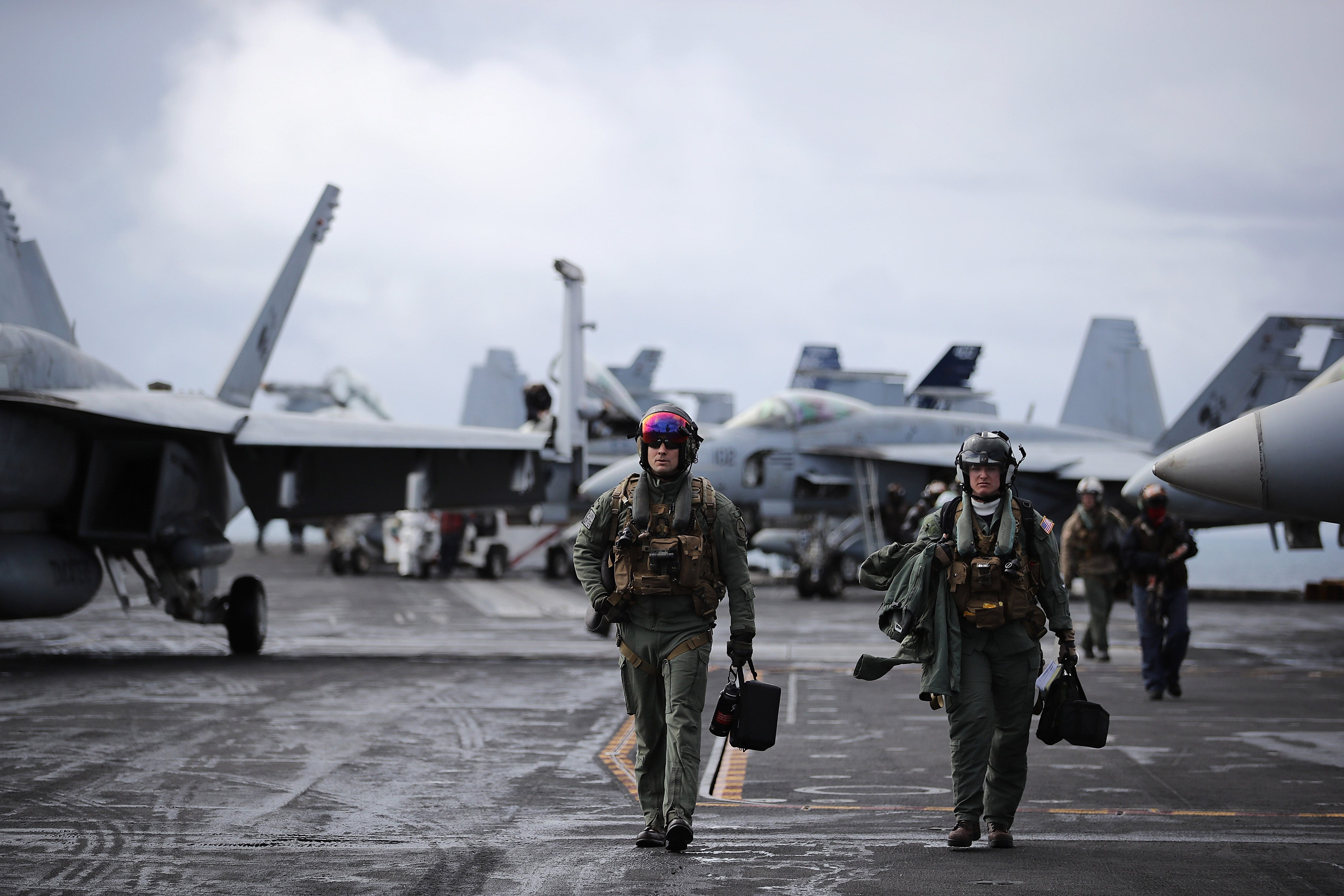 Everything an F/A-18 Fighter Pilot Wears in the Cockpit