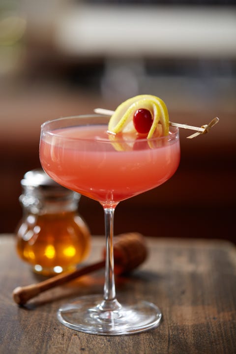 Drink, Classic cocktail, Cocktail garnish, Alcoholic beverage, Cocktail, Non-alcoholic beverage, Distilled beverage, Food, Juice, Daiquiri, classic cocktail