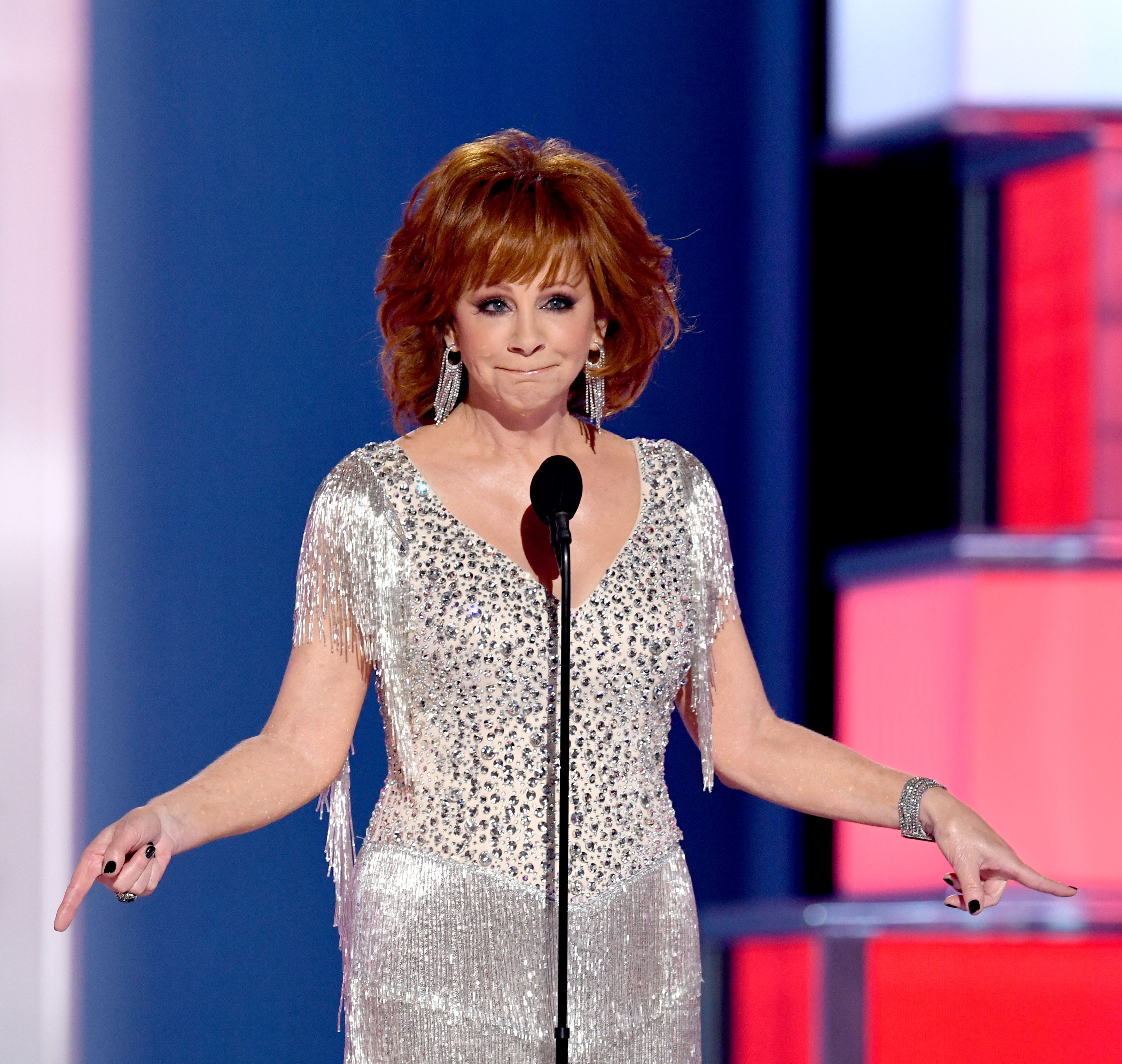Reba Mcentire Has Blake Shelton S Back After Miranda