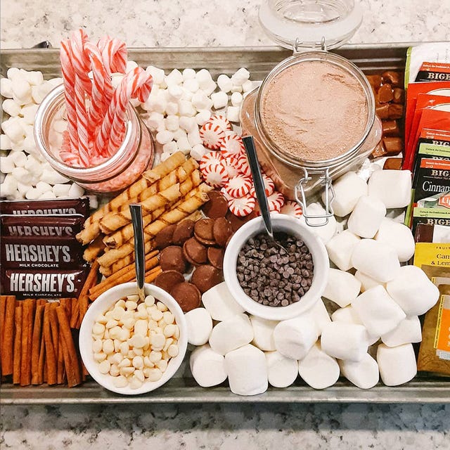 People Are Making Hot Chocolate 'Charcuterie' Boards to Build the ...