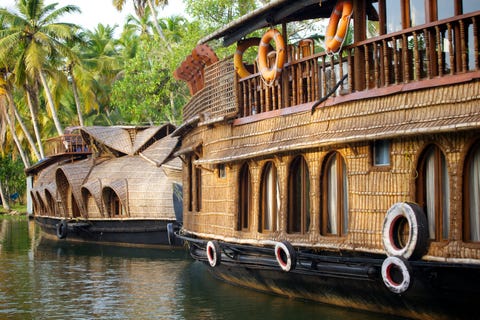 Why a Kerala houseboat houseboat is a great way to see India