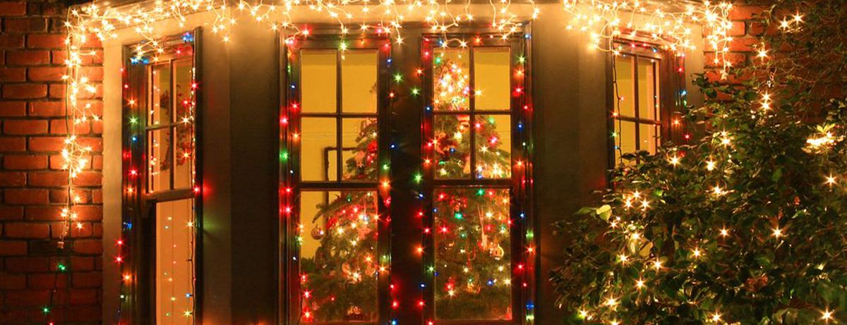 30 Christmas Window Decor Ideas Holiday Decorations - Nursing Home Christmas Decorating Ideas