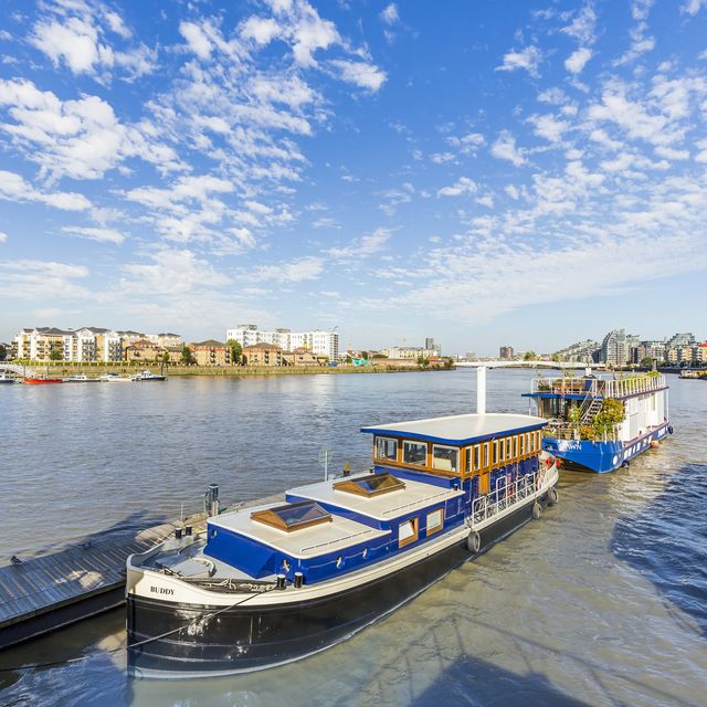 Modern Houseboat For Sale In Wandsworth