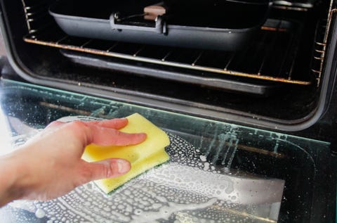 how to clean an oven quickly