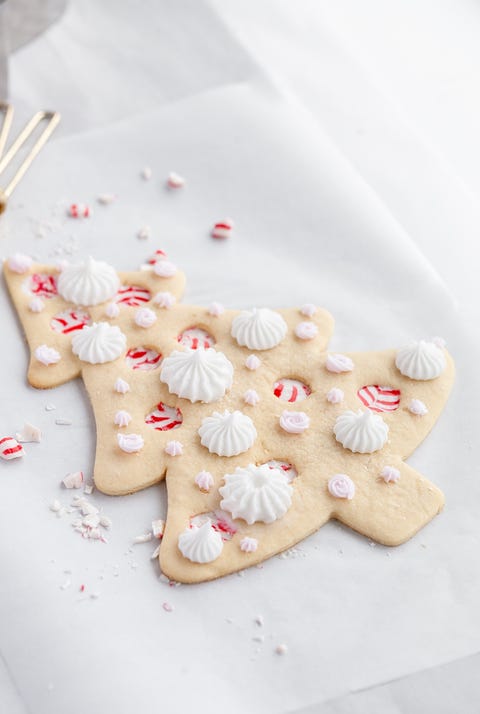 giant tree sugar cookie with peppermint circles