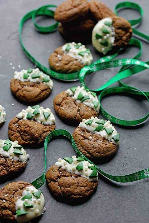 christmas cookie decorating with ginger cookies