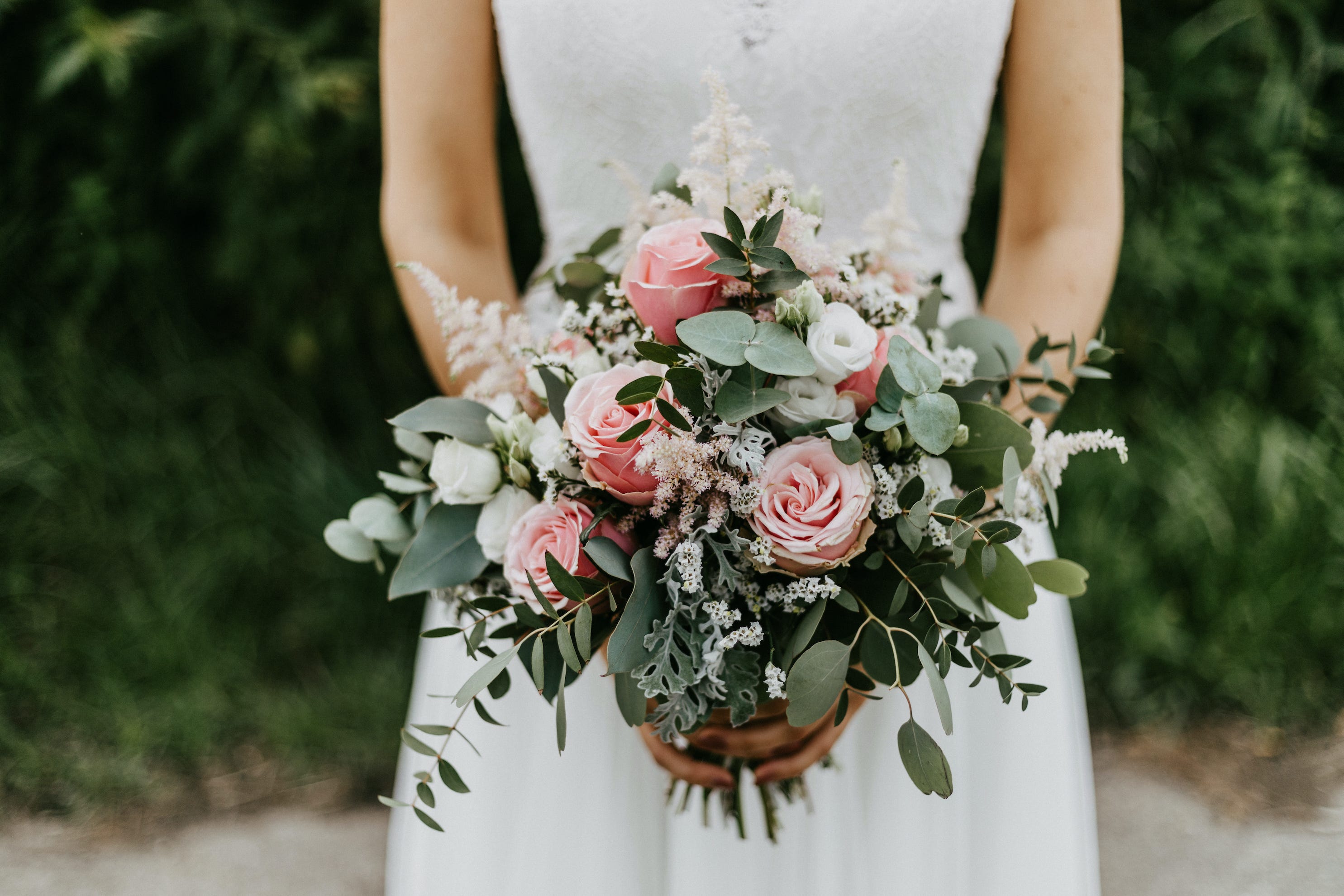 simple wedding flowers bouquets