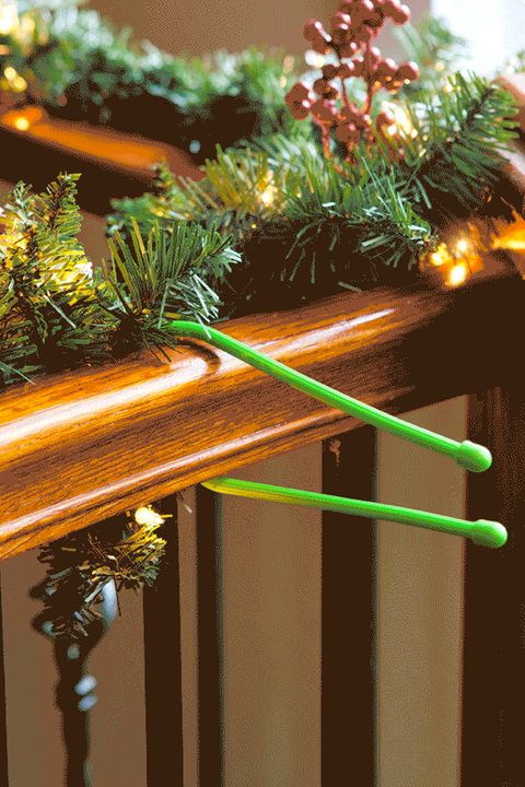 8 Christmas Decoration Hanging Hacks How To Hang Garland