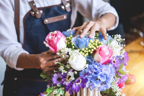 how to keep flowers fresh longer