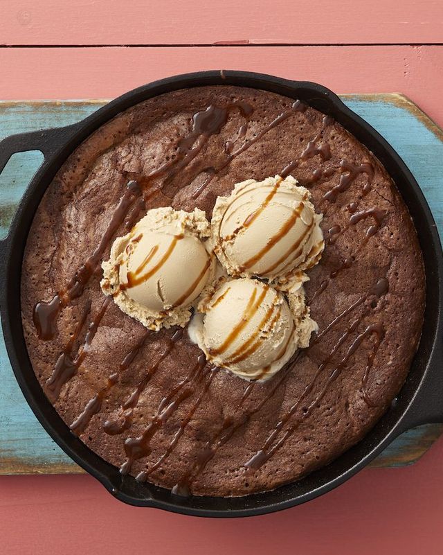 skillet brownies with ice cream
