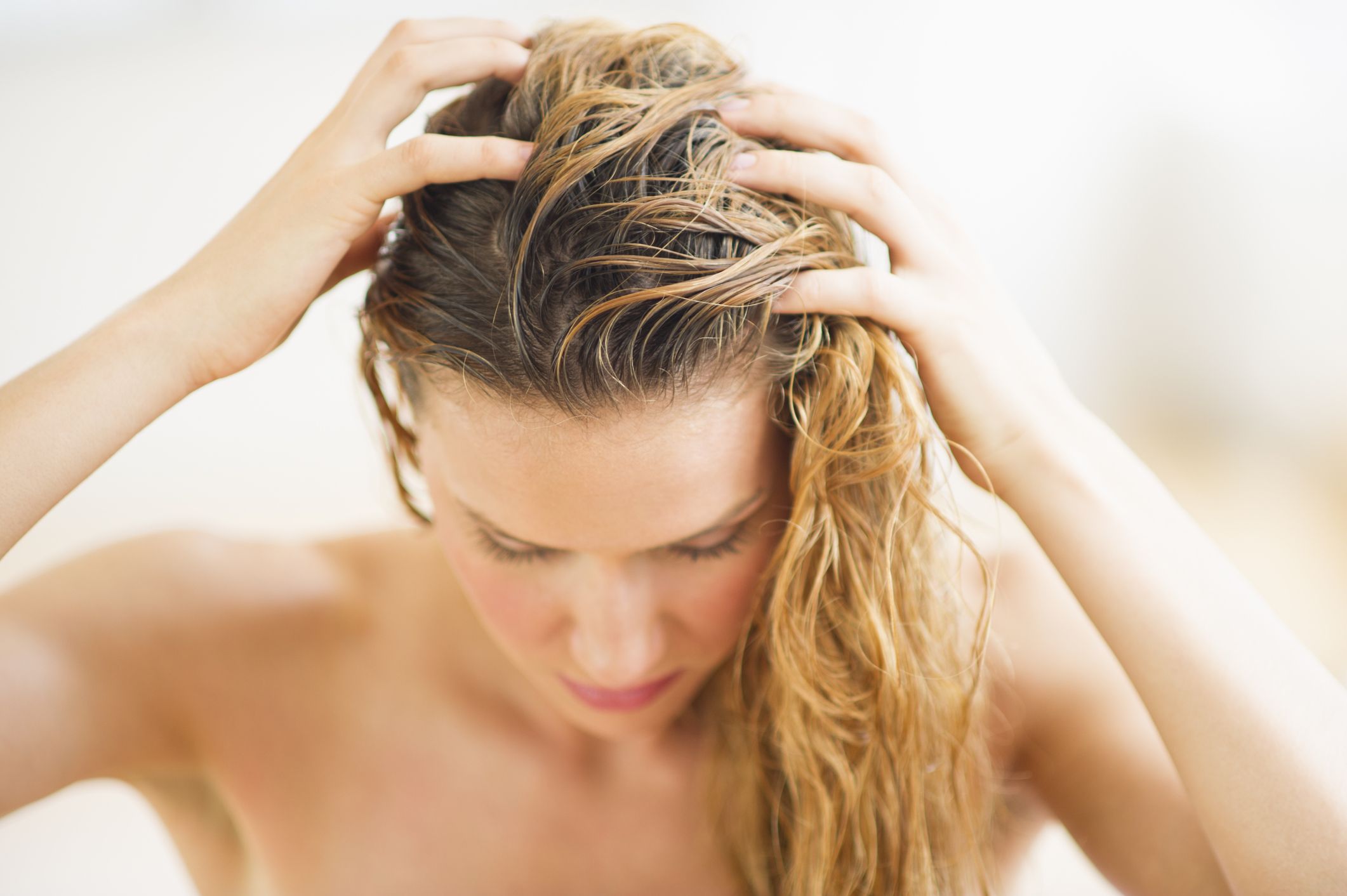 How to treat a sunburned scalp - How to prevent sunburn on the scalp