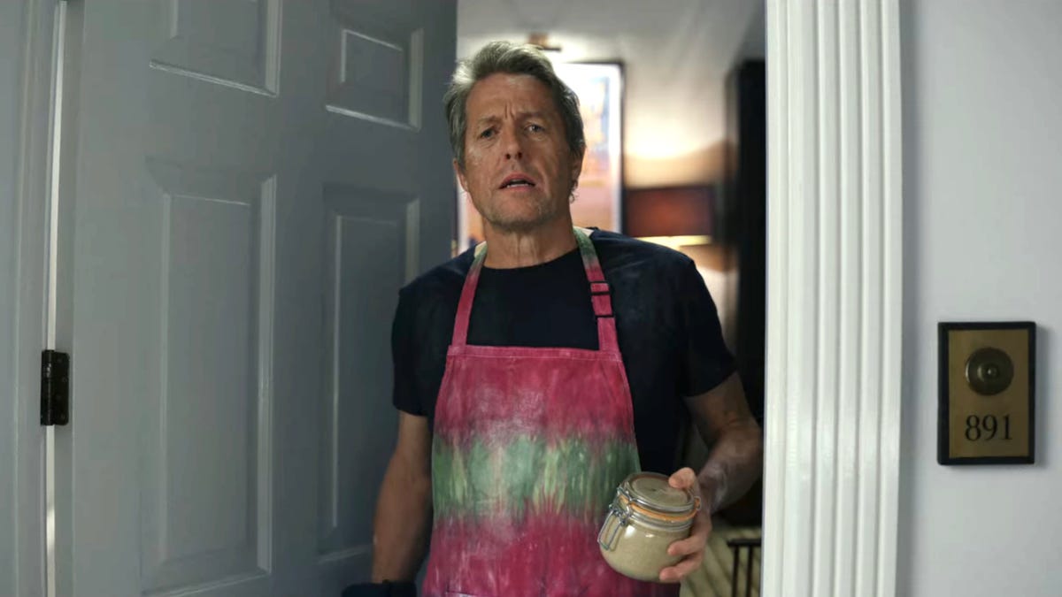 Hugh Grant has confirmed that he is “married to James Bond” in ‘Glass Onion’