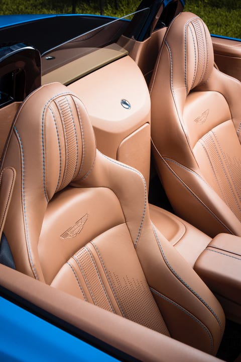 Aston Martin 最經典跑車vantage 敞篷版 在台灣首發啦 5個小故事認識這輛 007龐德 車款 Aston Martin 最經典跑車vantage 敞篷版 在台灣首發啦 5個小故事認識這輛 007龐德 車款