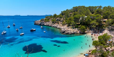 Vacanze A Ibiza Ecco Cosa Mettere In Valigia