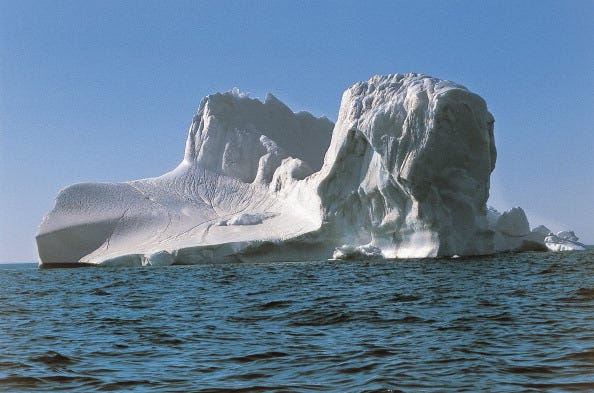 Resultado de imagen de roba un iceberg para fabricar vodka