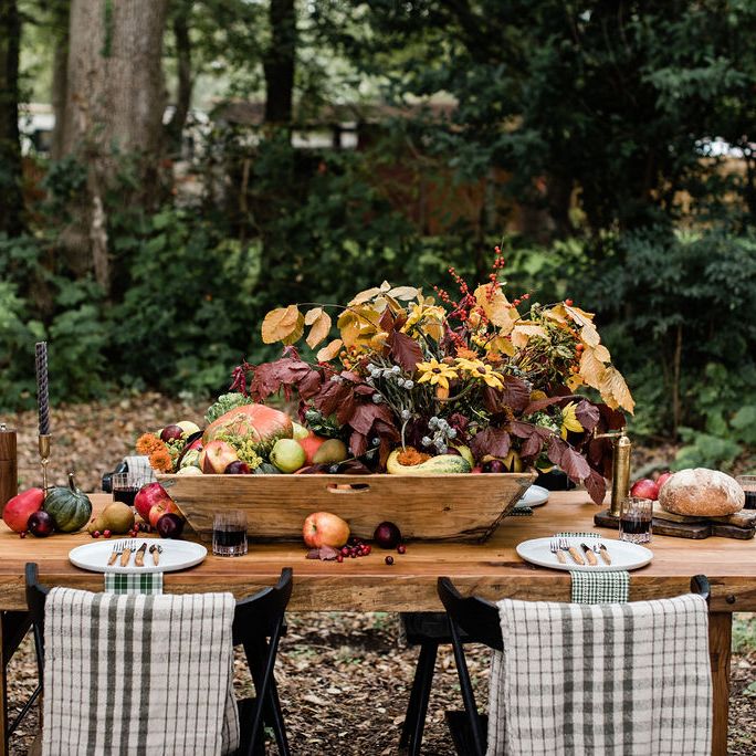 46 Thanksgiving Table Centerpieces That Will Make the Turkey Jealous