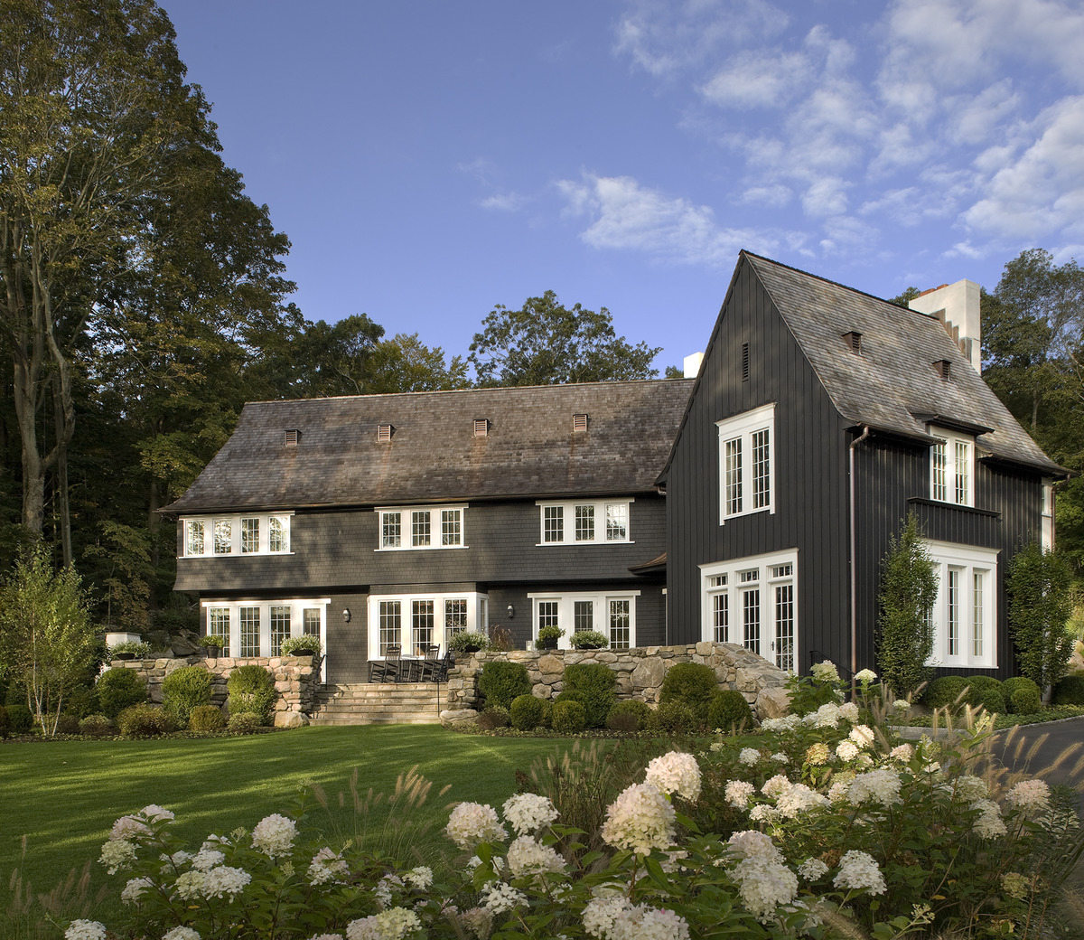 Featured image of post Simple Normal Village House Design : The architecture during queen victoria&#039;s reign was grand and reflected the prosperity of the 19th and 20th centuries with ornate details throughout.