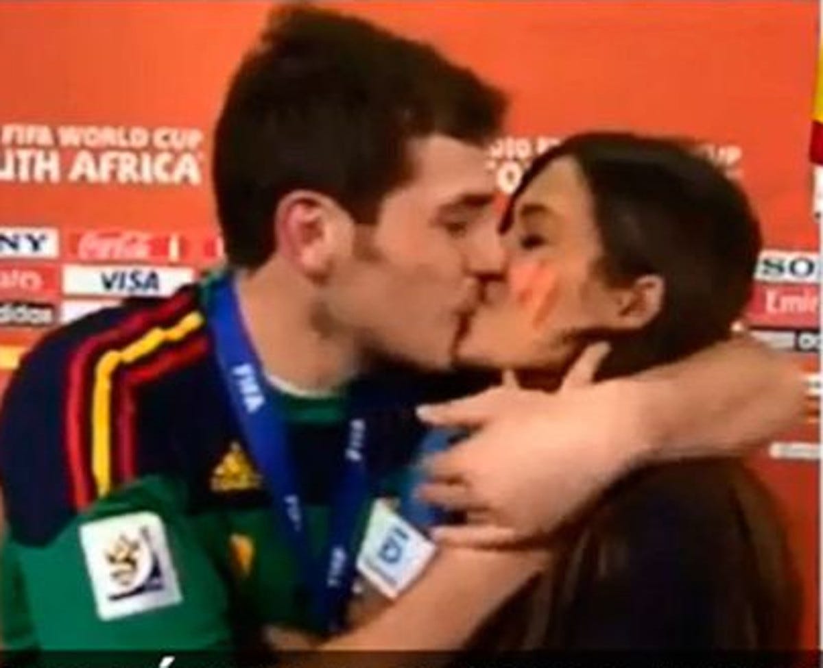 Iker Casillas Y Sara Carbonero Nueve Años De Su Beso Más Famoso 4635