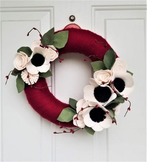 Christmas decoration, Wreath, Flower, Plant, Interior design, Christmas ornament, Christmas, 