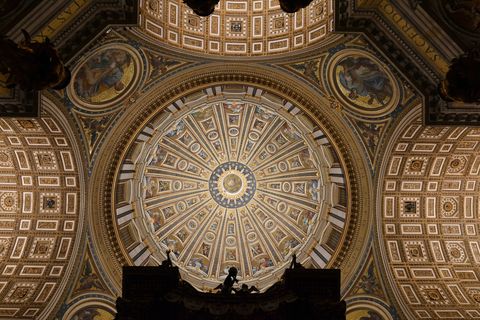 Nueva iluminación San Pedro del Vaticano