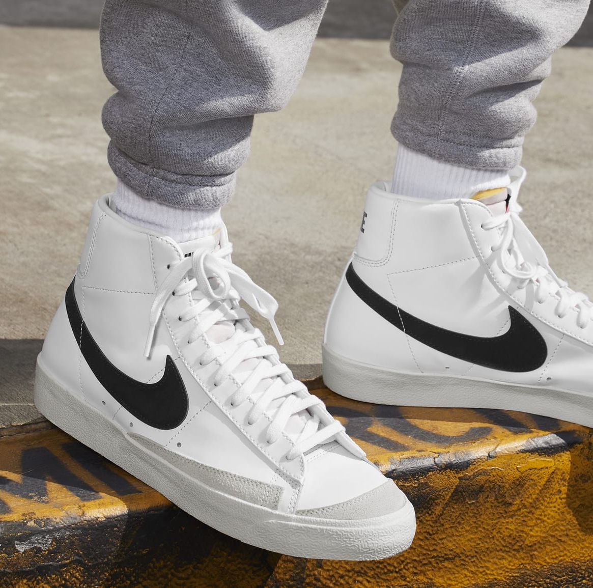 Transparently Ash plaster Reviewing Nike's Best-Selling Blazer Mid '77 Vintage