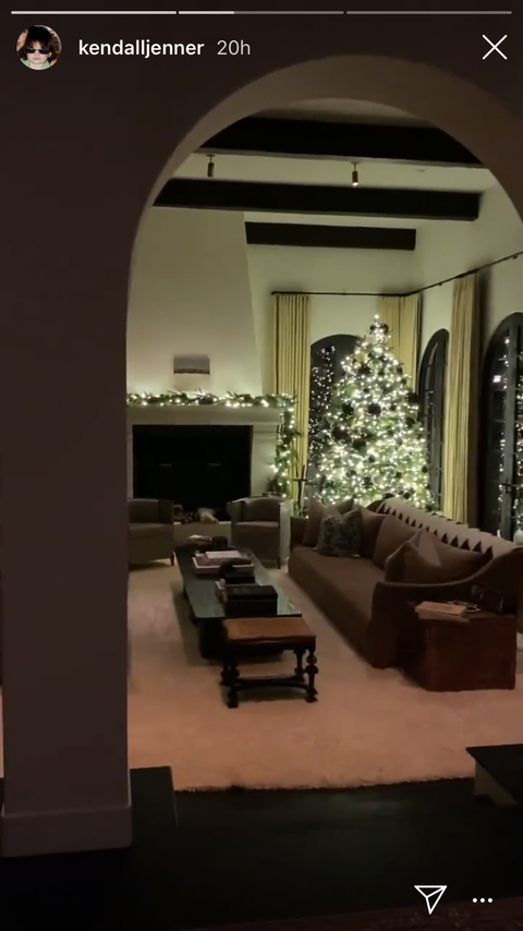 See How Kendall Jenner Decorated Her House And Christmas Tree For 19 Holidays