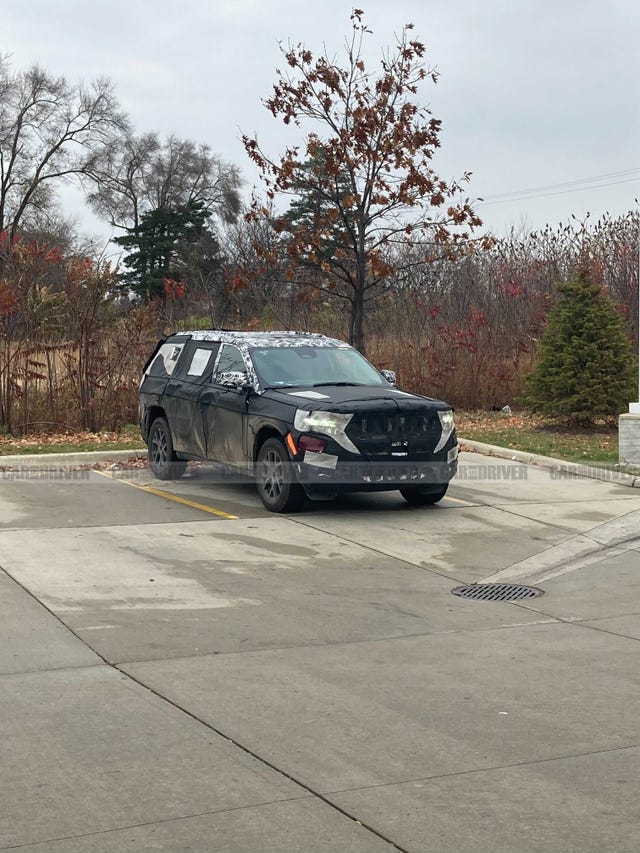 2022 jeep grand cherokee three row spied