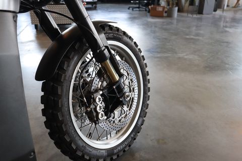 sepeda motor model pengacak tarform