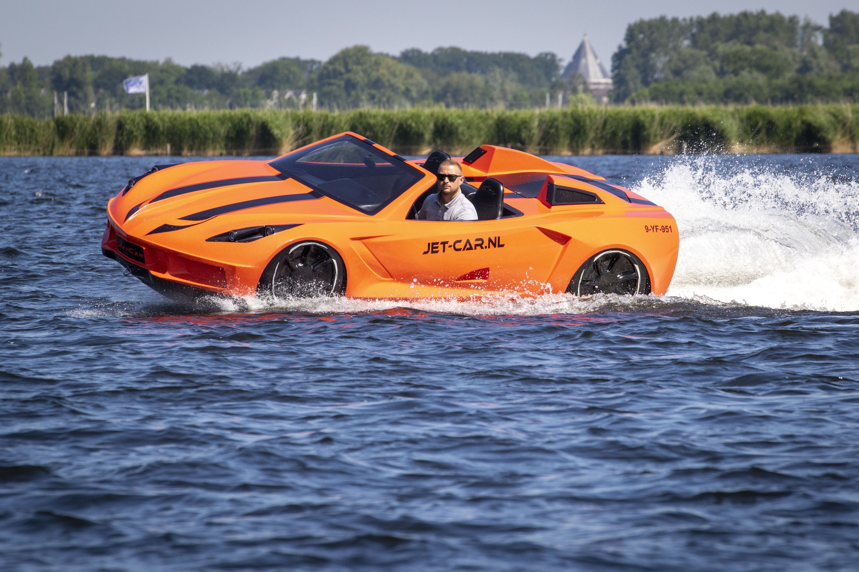 Intact Ontmoedigen Wegrijden Scheuren in een Jet-Car: 'Als je een normale boot wilt, ga je dit niet  kopen'