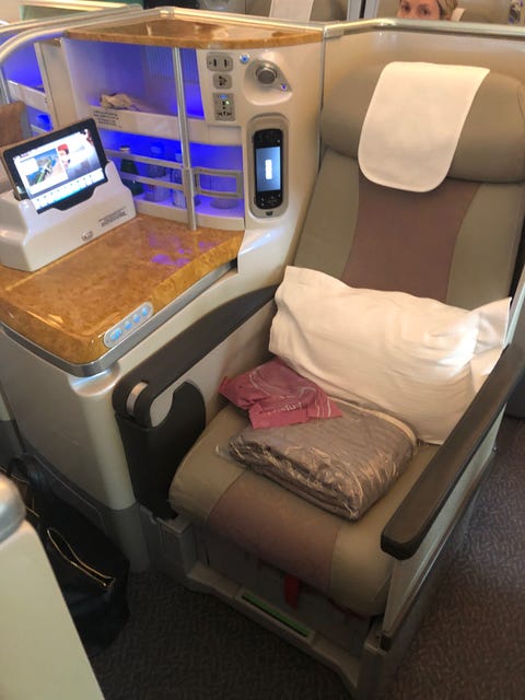 Is Emirates Business Class Worth it? - What It's Really Like To Fly ...