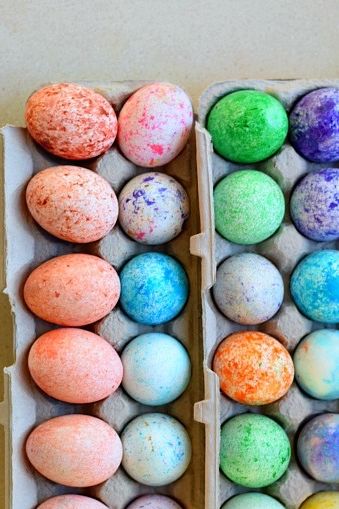 25 Creative Ways To Dye Easter Eggs Cool Easter Eye Dye Ideas