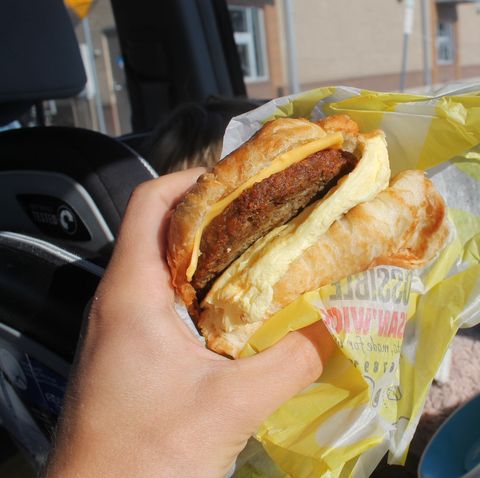 burger king impossible breakfast sandwich plant based review taste