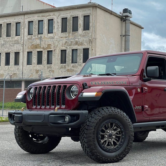 The Jeep Wrangler 392 Is Absurd, But That's Kind of the Point